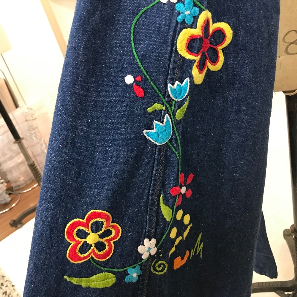 Maverick 1970's jeans -wide bells with custom embroidery  28-30w